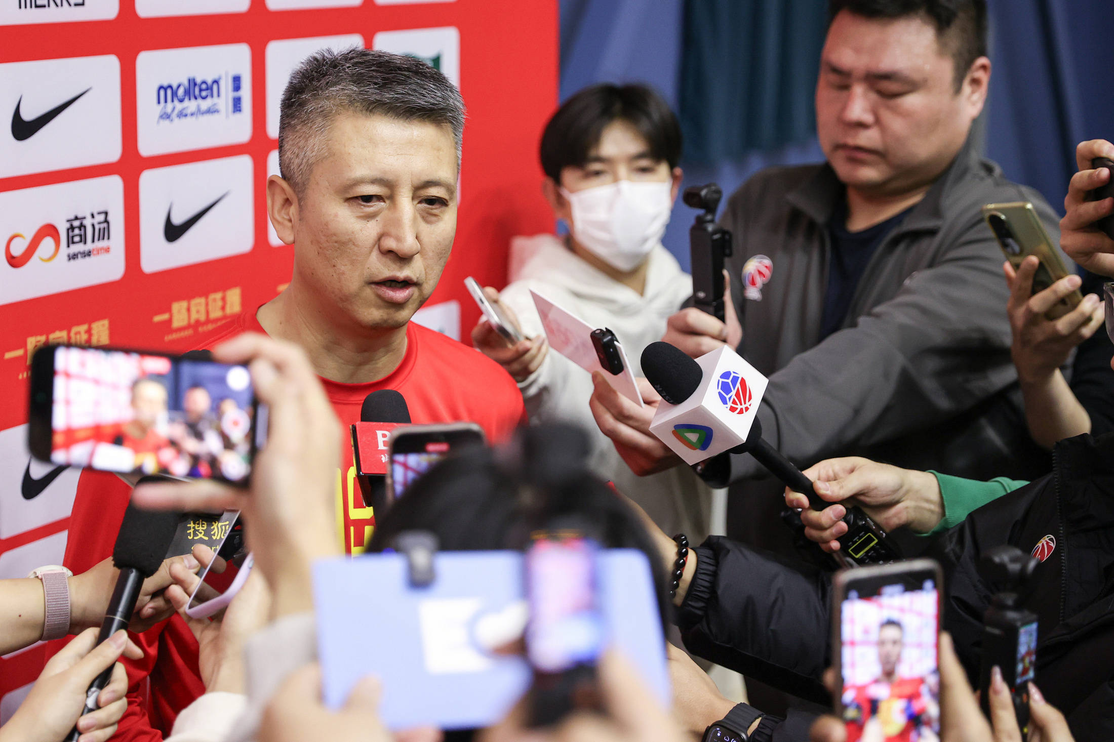 CBA联赛推迟开始，球员士气受影响的简单介绍