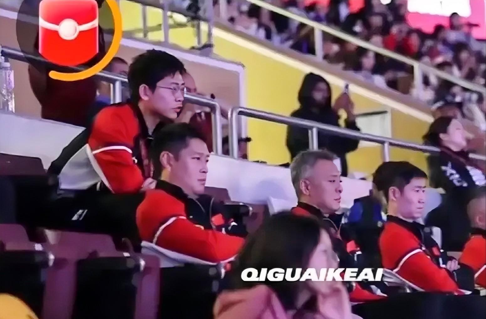 精彩比赛现场掌声不断，气氛热烈