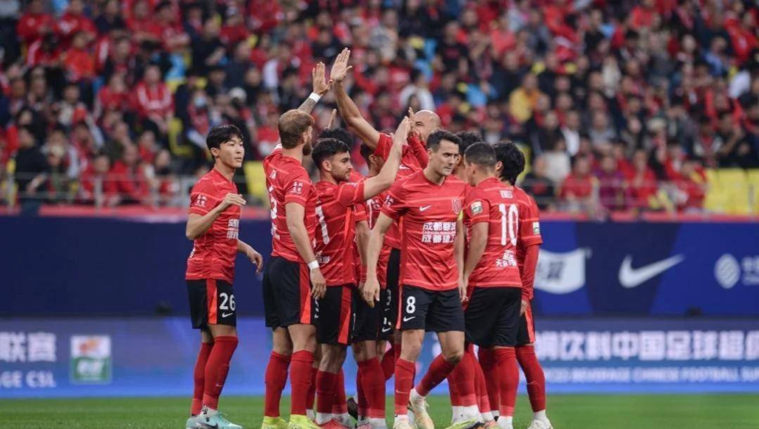 黑马球队连胜逆袭，备战八强对决