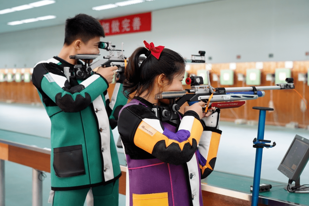 越南代表团在射击比赛中喜获佳绩