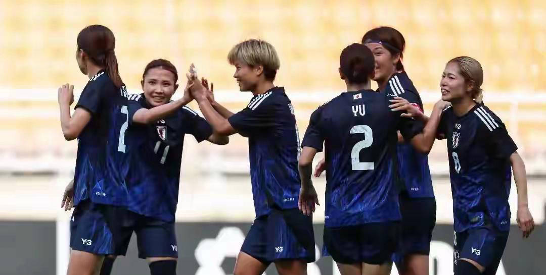 日本女足队员在比赛中展现出顶尖技术 日本女足队员在比赛中展现出顶尖技术